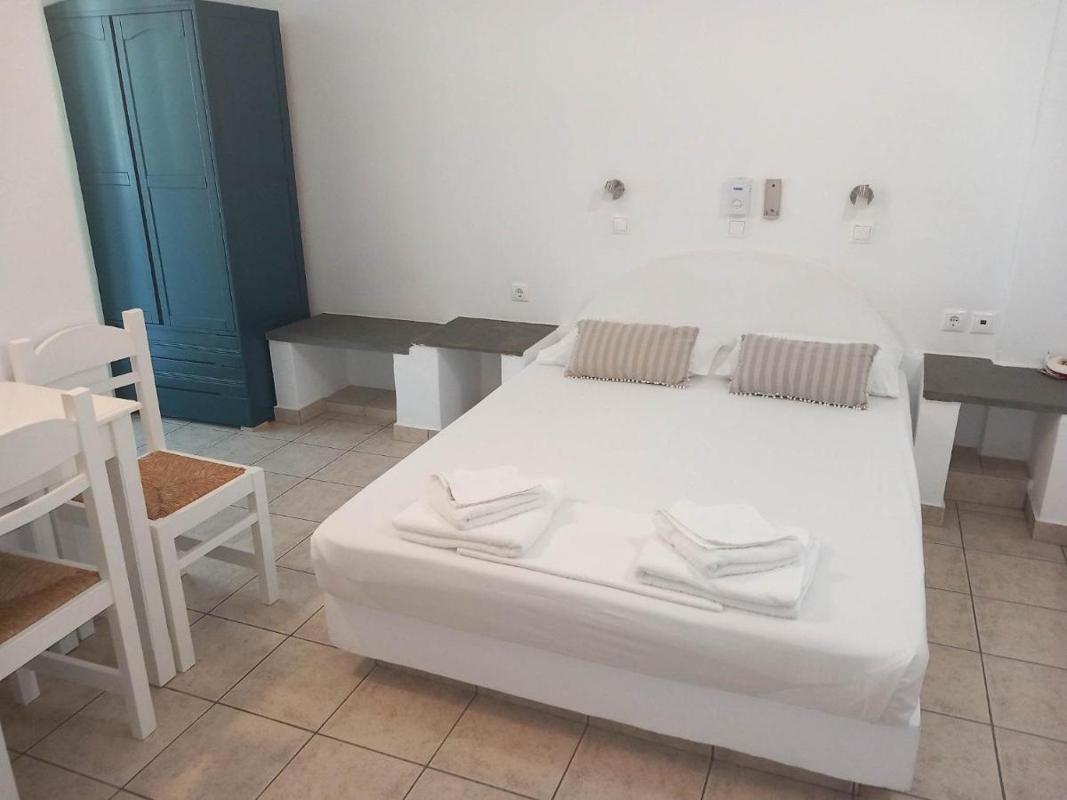 Studios Margarita Platis Gialos  Екстер'єр фото