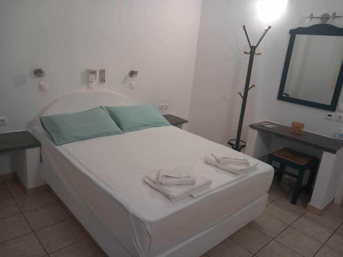 Studios Margarita Platis Gialos  Екстер'єр фото