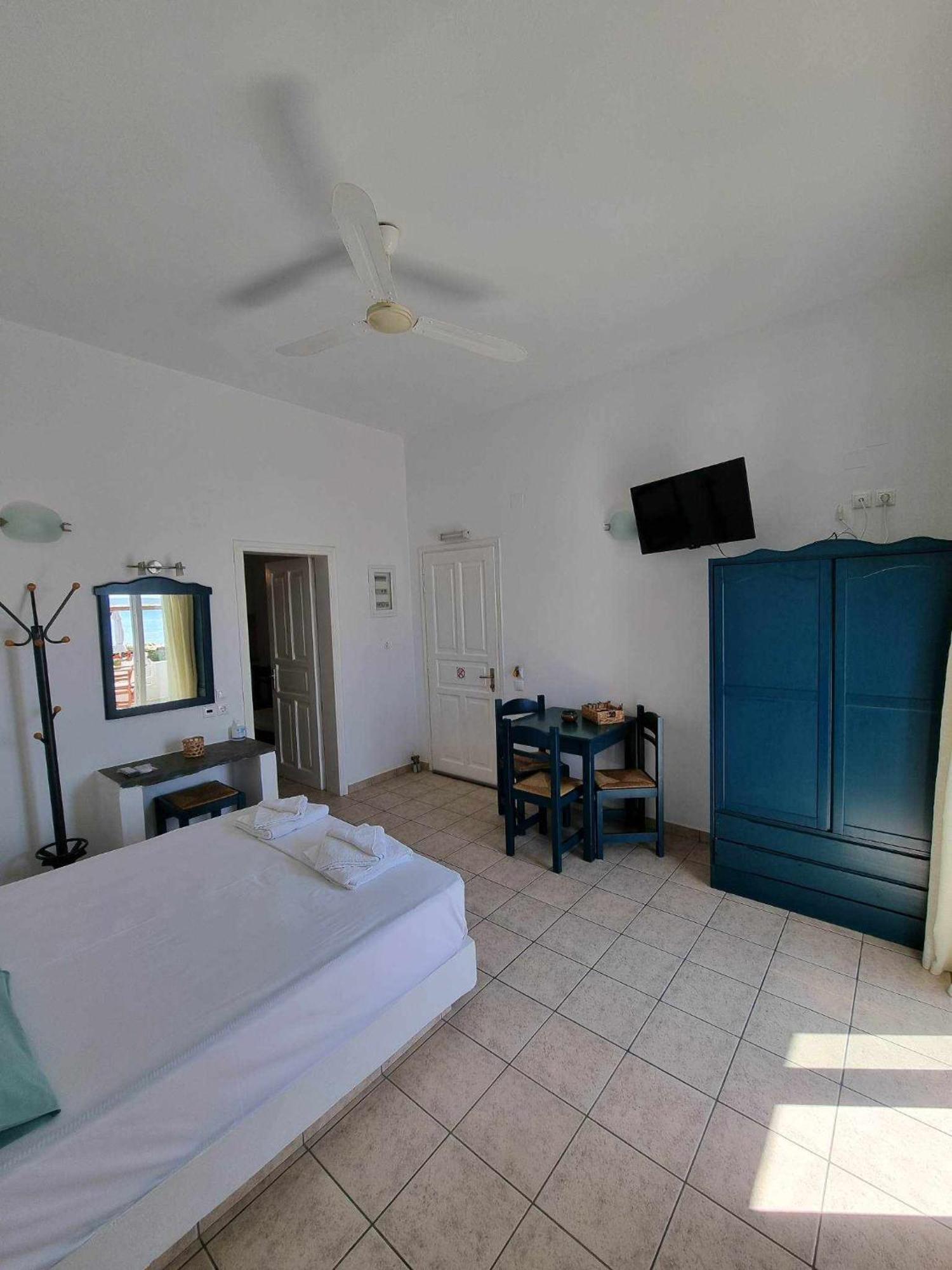 Studios Margarita Platis Gialos  Екстер'єр фото